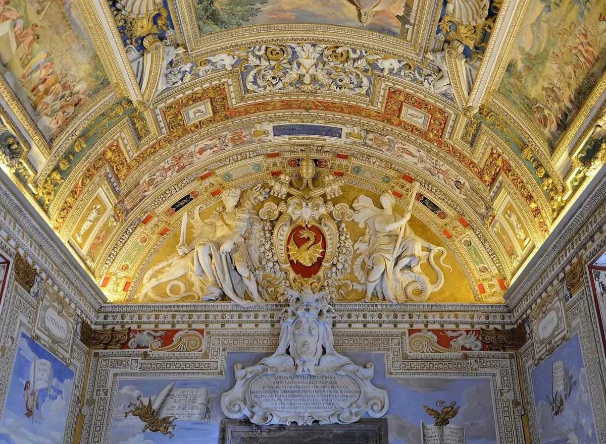 Colisée de Rome au lever du soleil
